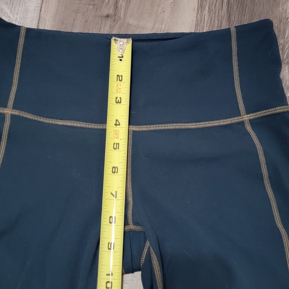 Athleta Capri Teal Mesh Bottom Leggings - Picture 8 of 13